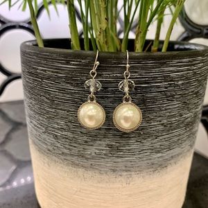 Pearl, Crystal and Silver hanging Earrings